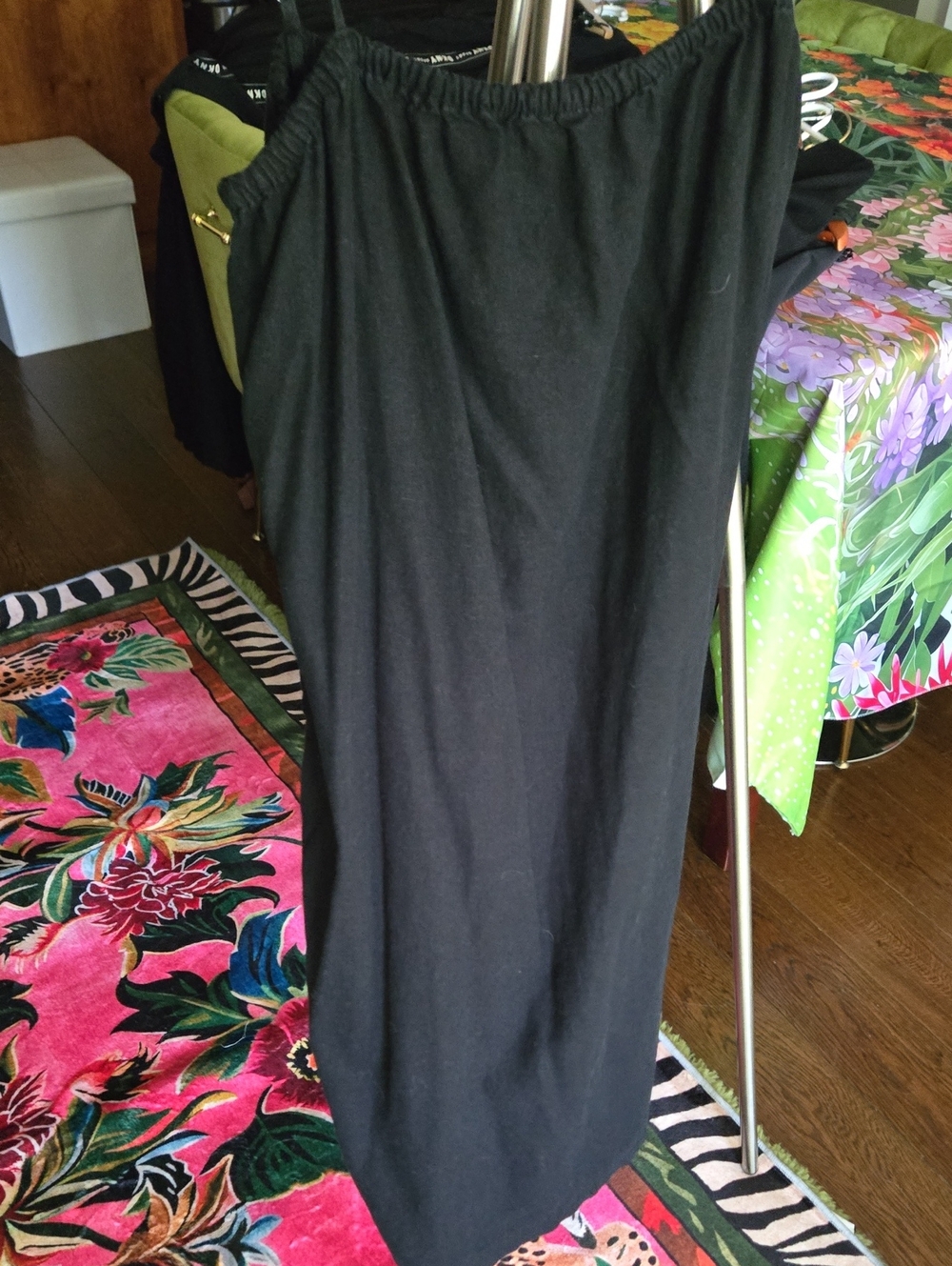 Black Women's Elastic-Waist Maxi Skirt